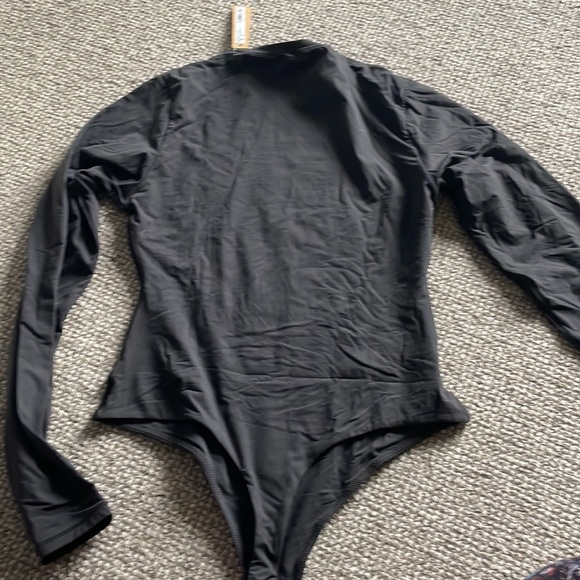 SKIMS NWT fits everybody thong bodysuit Sz L - Picture 3 of 5